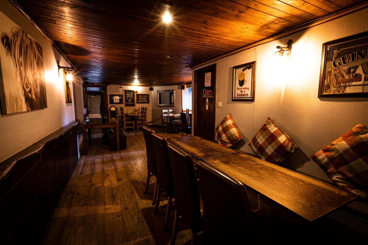 Nicky-Tams Bar & Apartments Stirling Extérieur photo